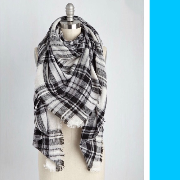 Modcloth Accessories - ModCloth Loch and Key Scarf In Black Plaid